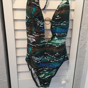 Super cute Split one-piece swim suit!